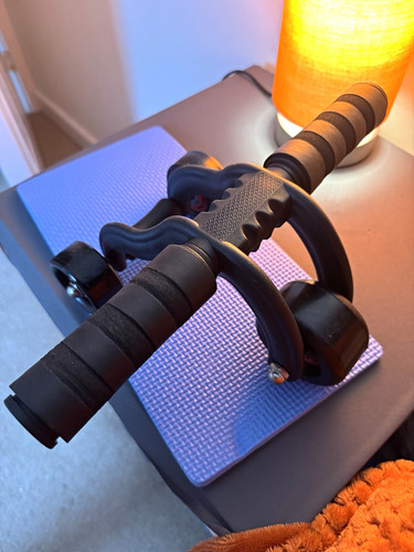 Dual wheel roller - wheel,